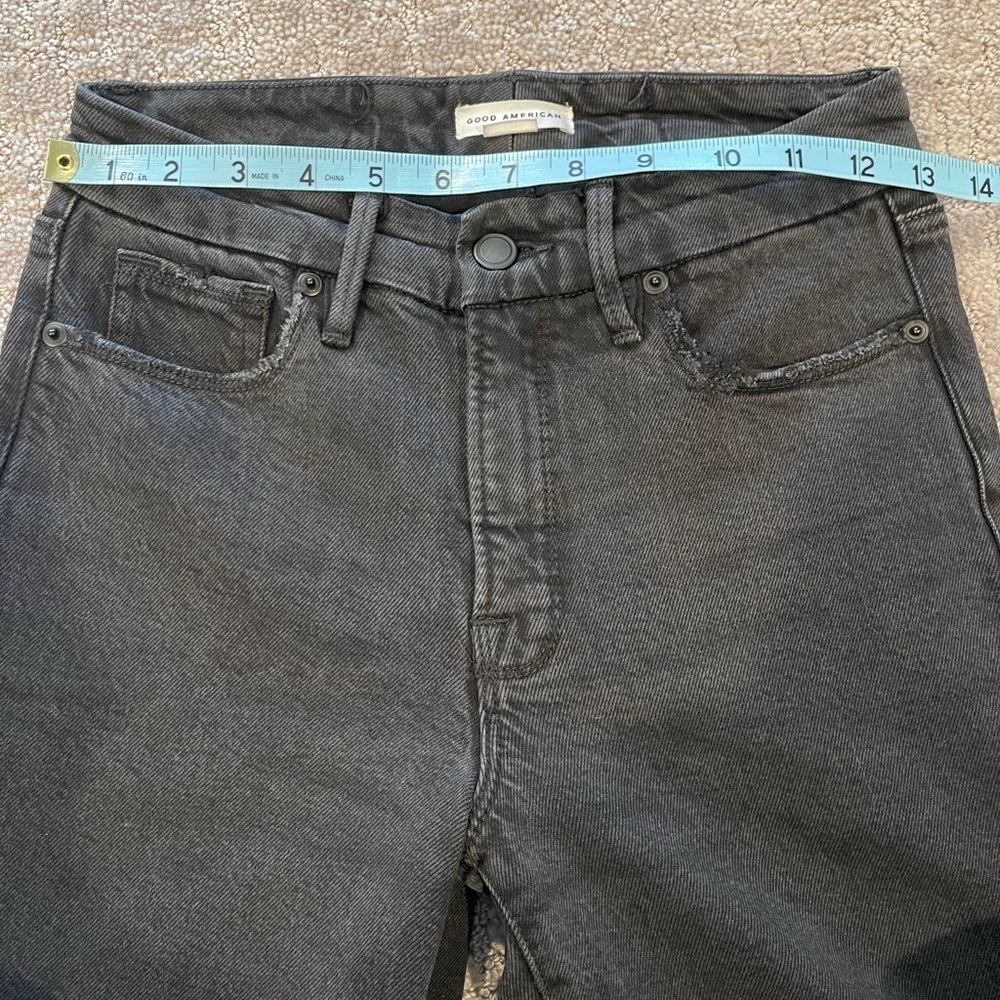 Good American Soft Tech Black Straight Leg Jeans, Good Petite Size 0, Mid-Rise - Picture 6 of 16